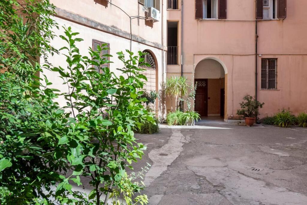 Vlad House, Close The Colosseum โรม ภายนอก รูปภาพ
